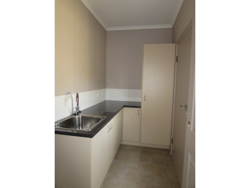 2/10a Moscript Street, Campbells Creek VIC 3451