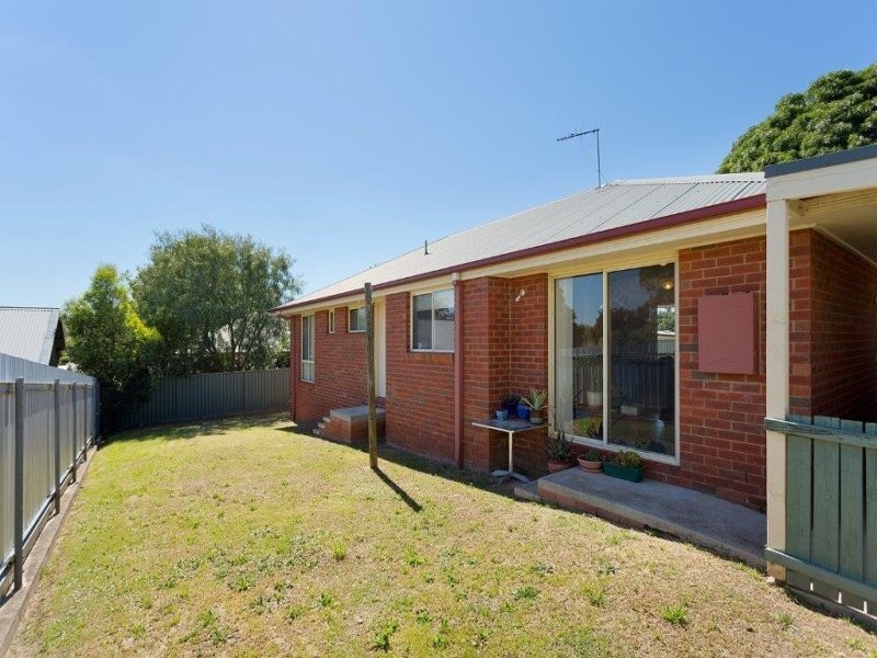 2/123 Duke Street, Castlemaine VIC 3450