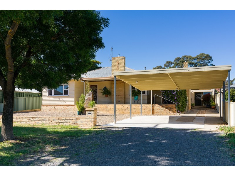 56 William Street, Castlemaine VIC 3450