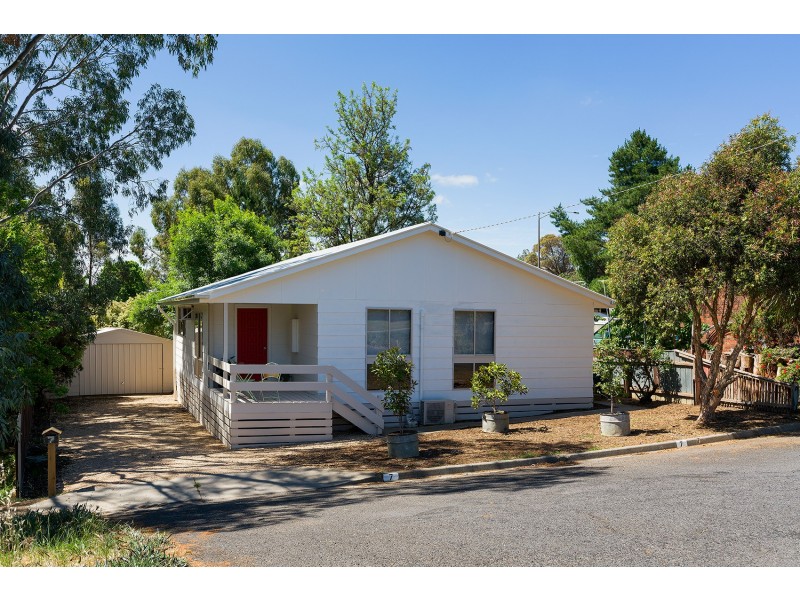7 Pleasant Street, Castlemaine VIC 3450