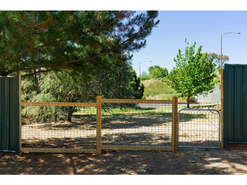 7 Pleasant Street, Castlemaine VIC 3450