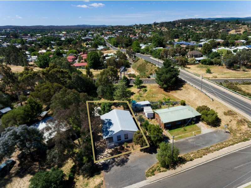 7 Pleasant Street, Castlemaine VIC 3450