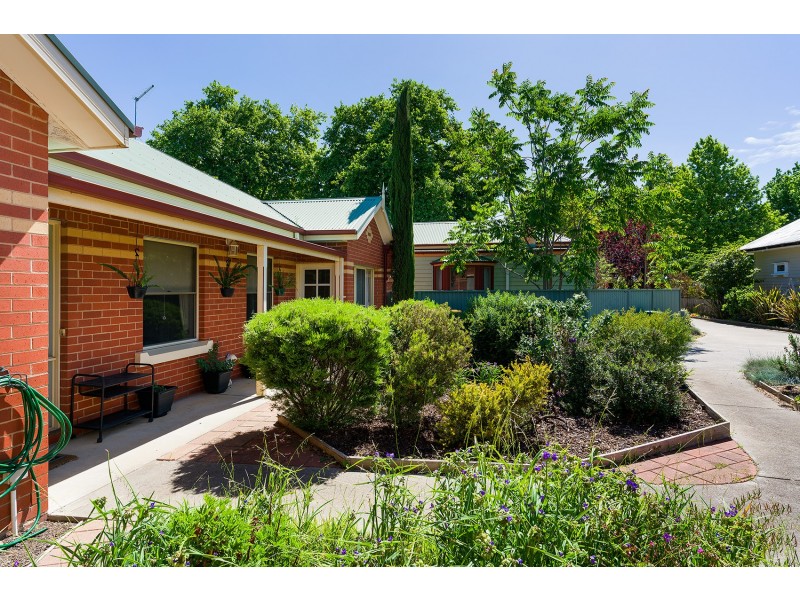 2/268 Barker Street, Castlemaine VIC 3450