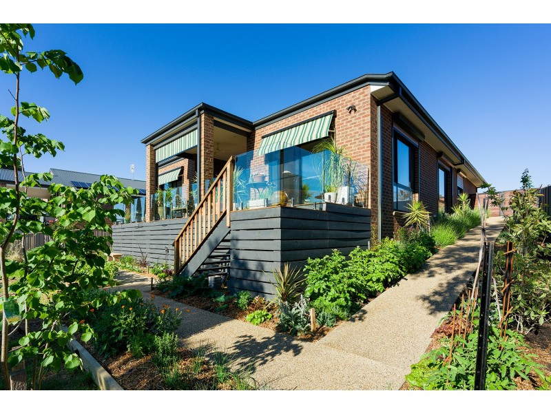 22 Phyllis Crescent, Castlemaine VIC 3450