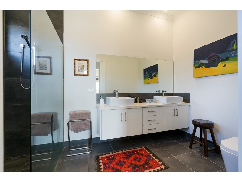 22 Phyllis Crescent, Castlemaine VIC 3450