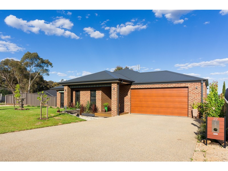 22 Phyllis Crescent, Castlemaine VIC 3450