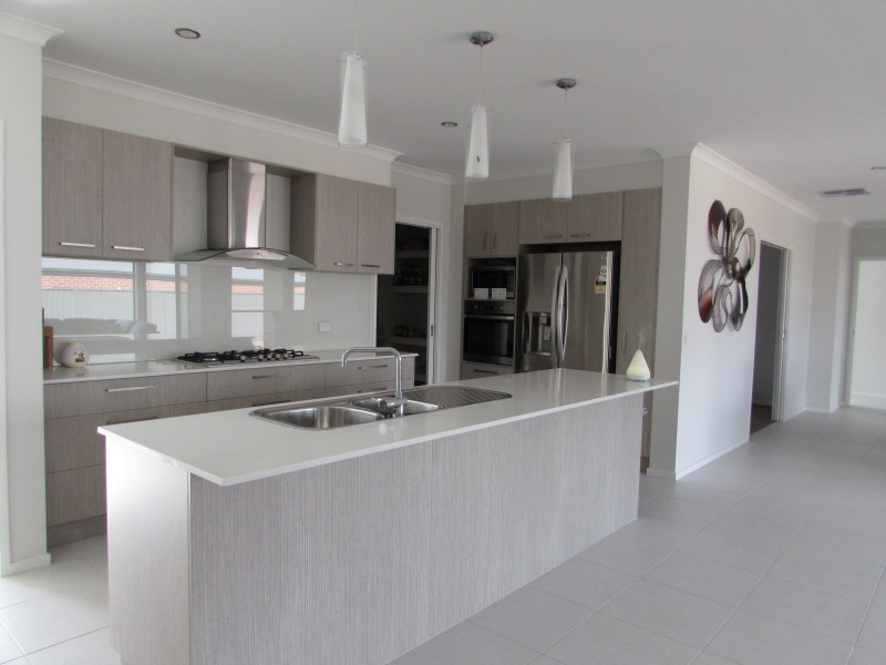 12 Carloway Drive, Castlemaine VIC 3450