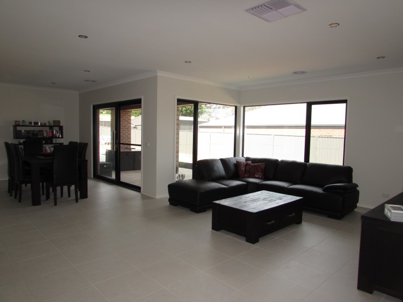 12 Carloway Drive, Castlemaine VIC 3450