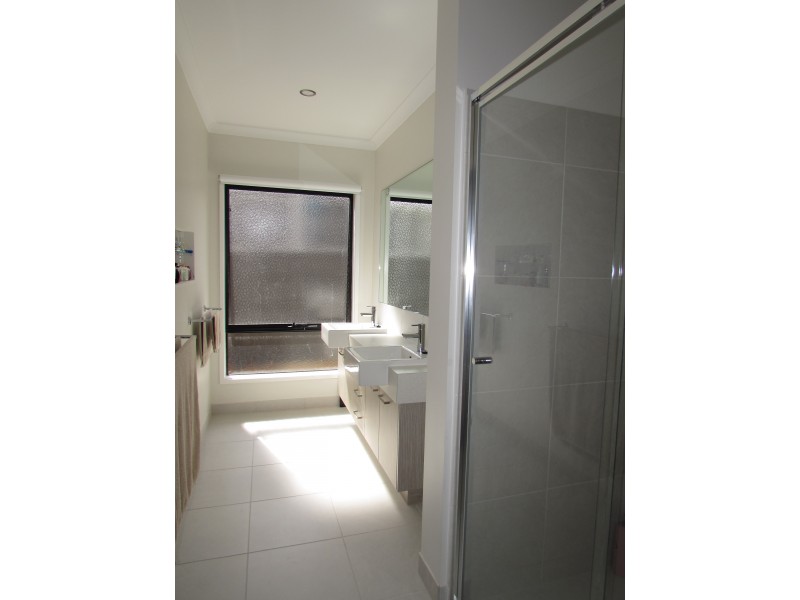 12 Carloway Drive, Castlemaine VIC 3450