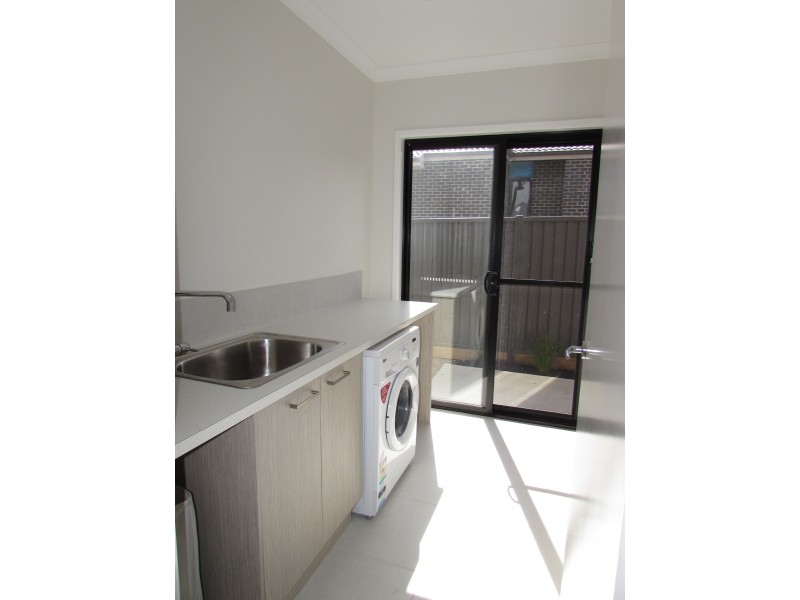 12 Carloway Drive, Castlemaine VIC 3450