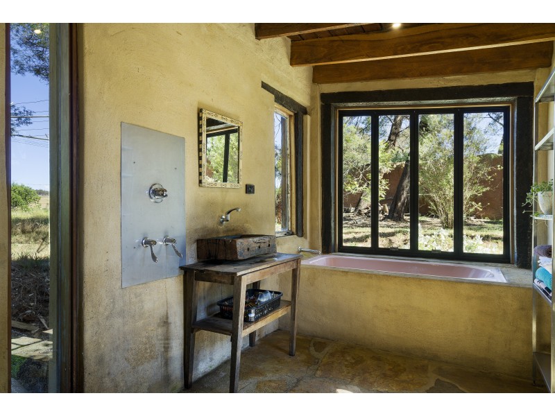 117 Kemps  Bridge Rd, Guildford VIC 3451