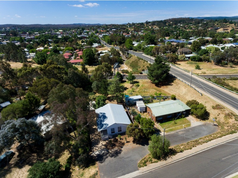 7 Pleasant Street, Castlemaine VIC 3450
