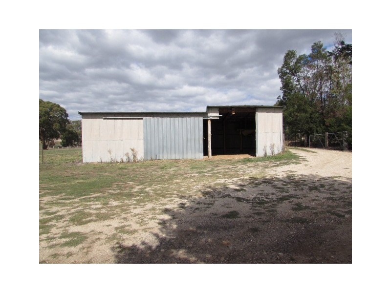 24 Neates Road, Campbells Creek VIC 3451