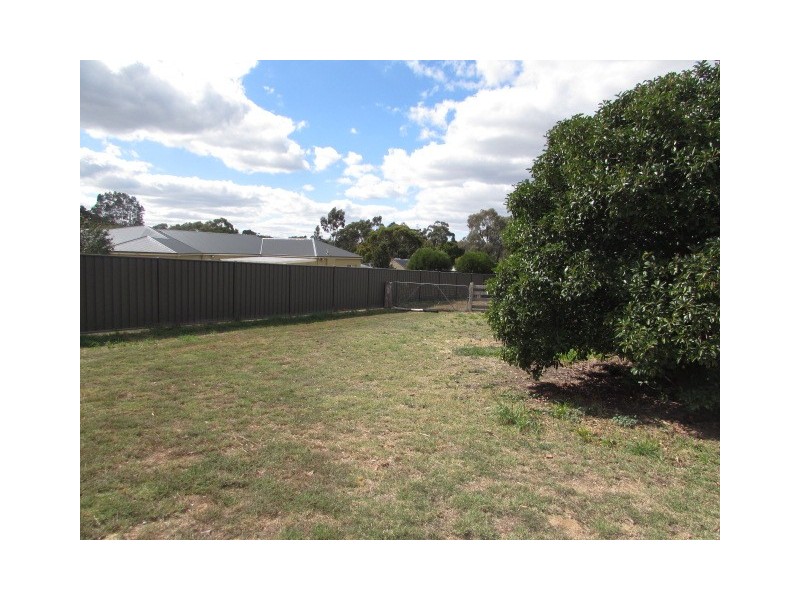 24 Neates Road, Campbells Creek VIC 3451