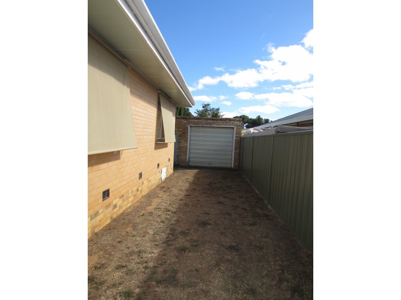 9 Gainsborough Street, Castlemaine VIC 3450