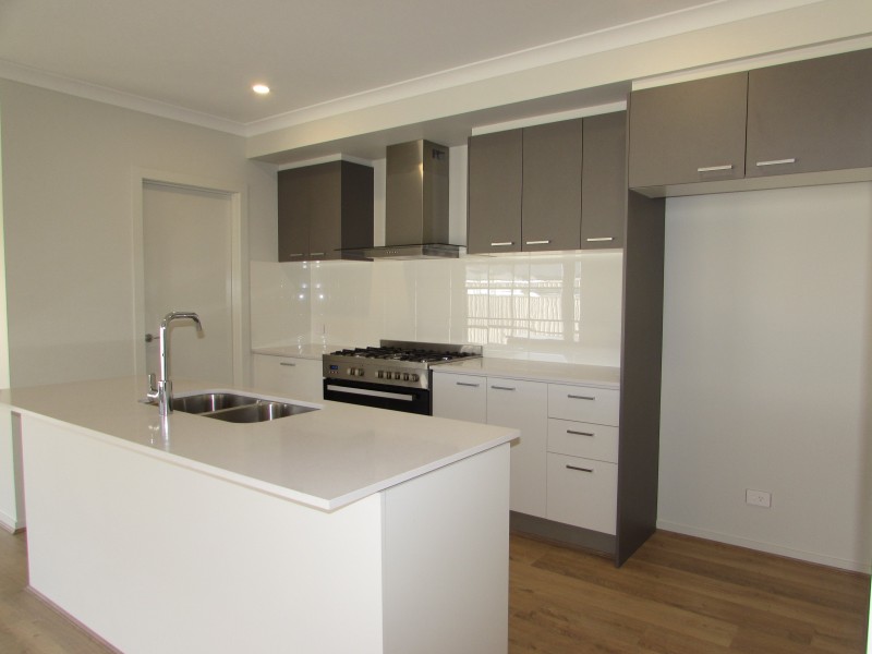11 Woodman Drive, Mckenzie Hill VIC 3451