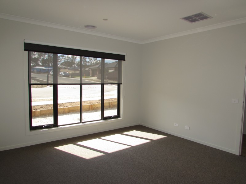 11 Woodman Drive, Mckenzie Hill VIC 3451