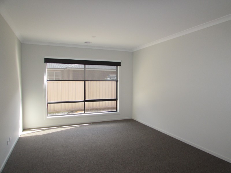 11 Woodman Drive, Mckenzie Hill VIC 3451