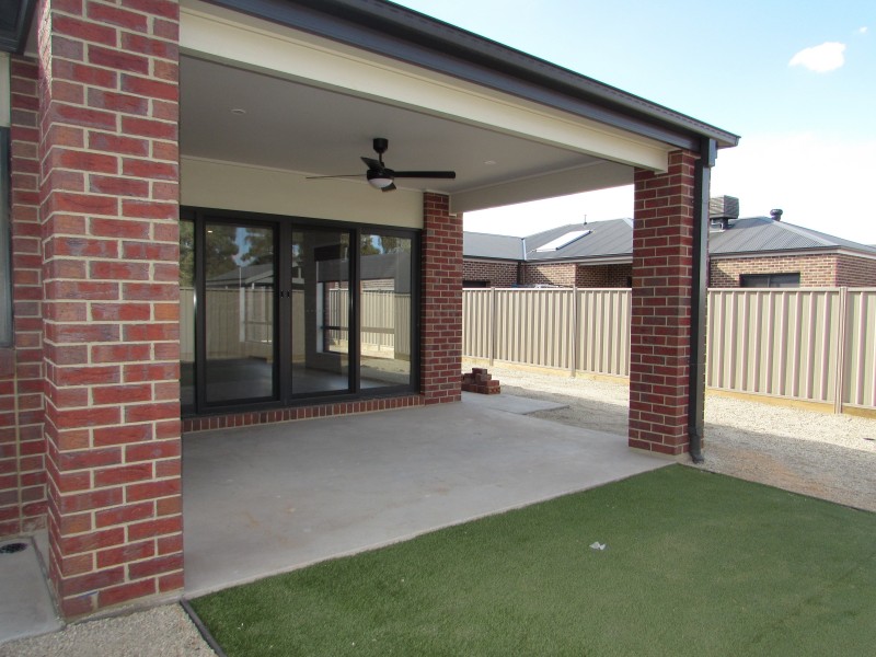 11 Woodman Drive, Mckenzie Hill VIC 3451