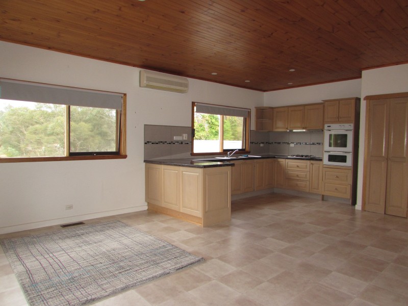 8715 Midland Highway, Barkers Creek VIC 3451
