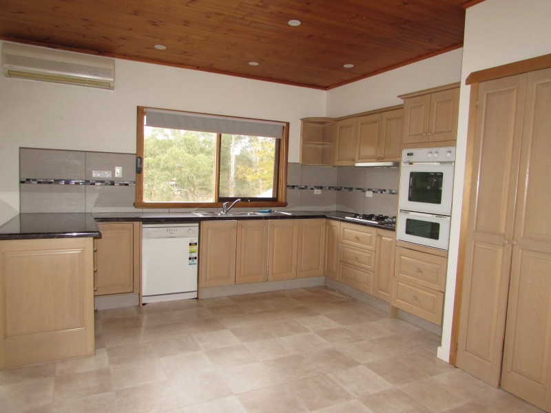 8715 Midland Highway, Barkers Creek VIC 3451