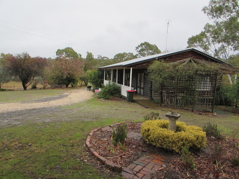 8715 Midland Highway, Barkers Creek VIC 3451
