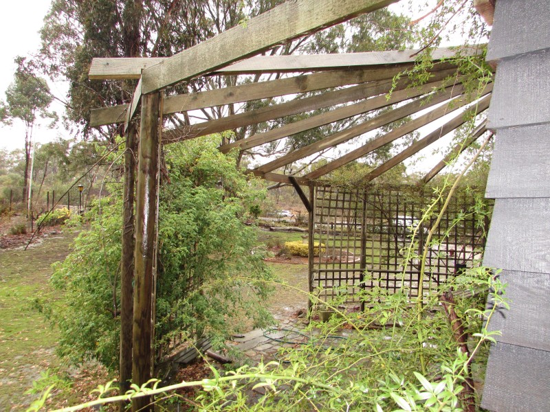 8715 Midland Highway, Barkers Creek VIC 3451