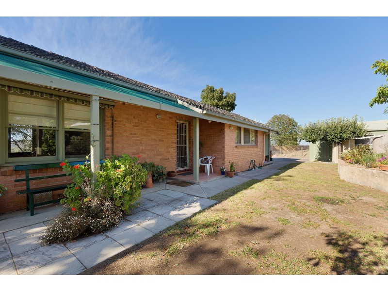 99 Templeton Street East, Castlemaine VIC 3450