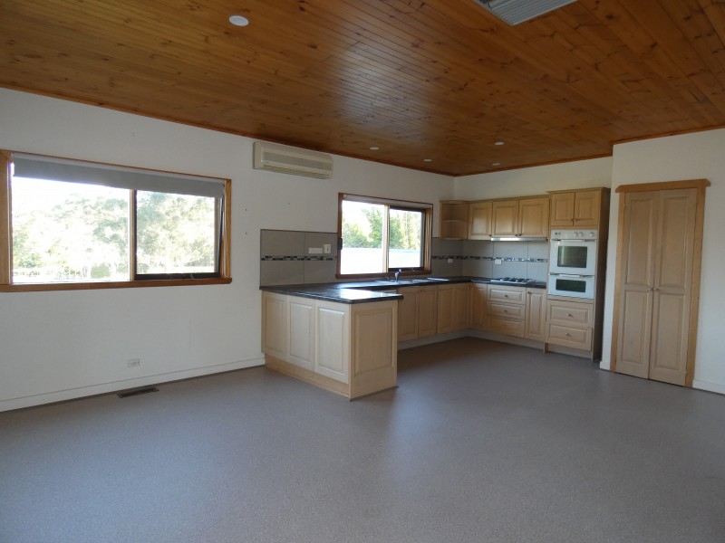 8715 Midland Highway, Barkers Creek VIC 3451