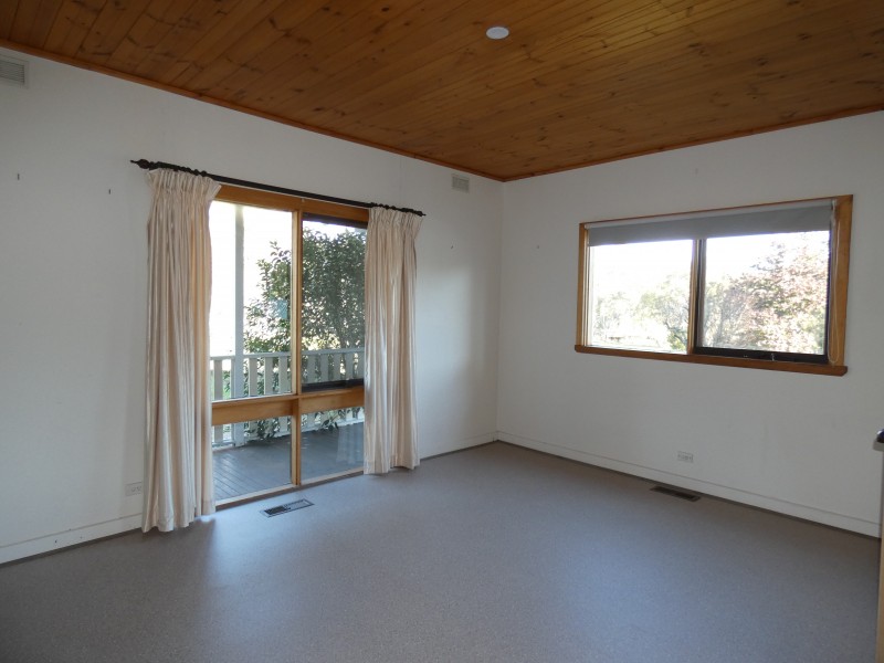 8715 Midland Highway, Barkers Creek VIC 3451