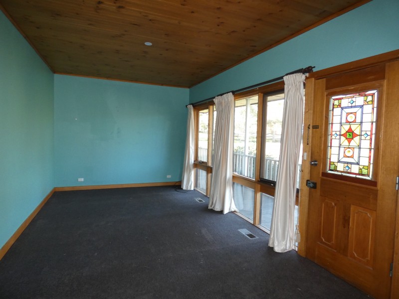 8715 Midland Highway, Barkers Creek VIC 3451