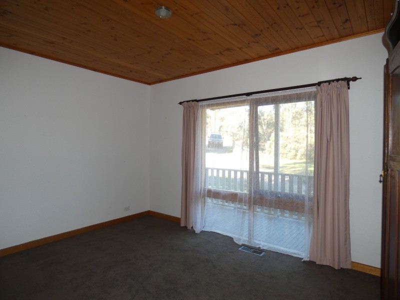 8715 Midland Highway, Barkers Creek VIC 3451