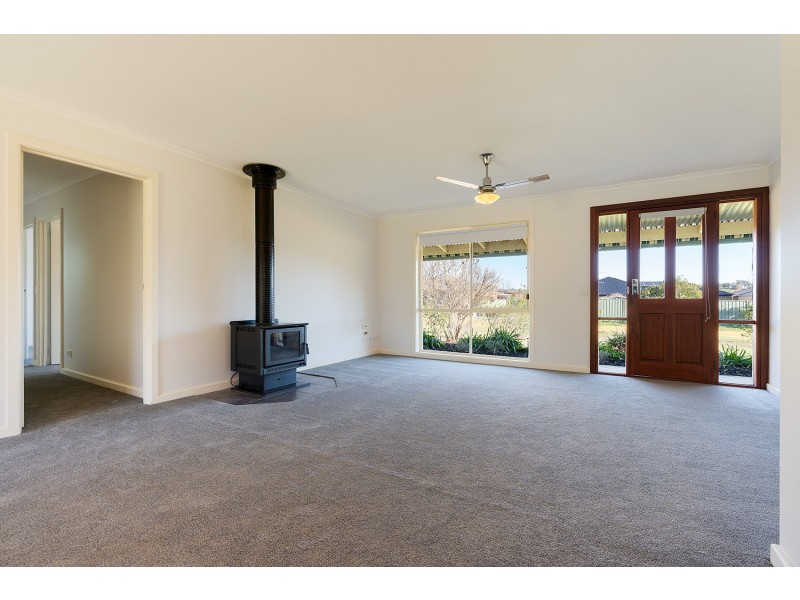 3 Eleanor Drive, Campbells Creek VIC 3451