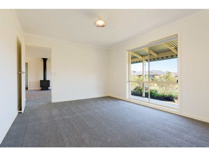 3 Eleanor Drive, Campbells Creek VIC 3451