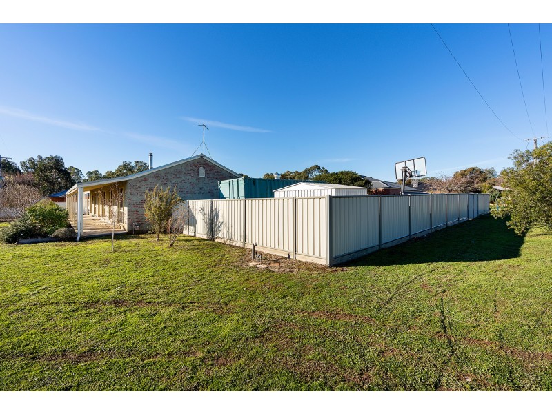 3 Eleanor Drive, Campbells Creek VIC 3451