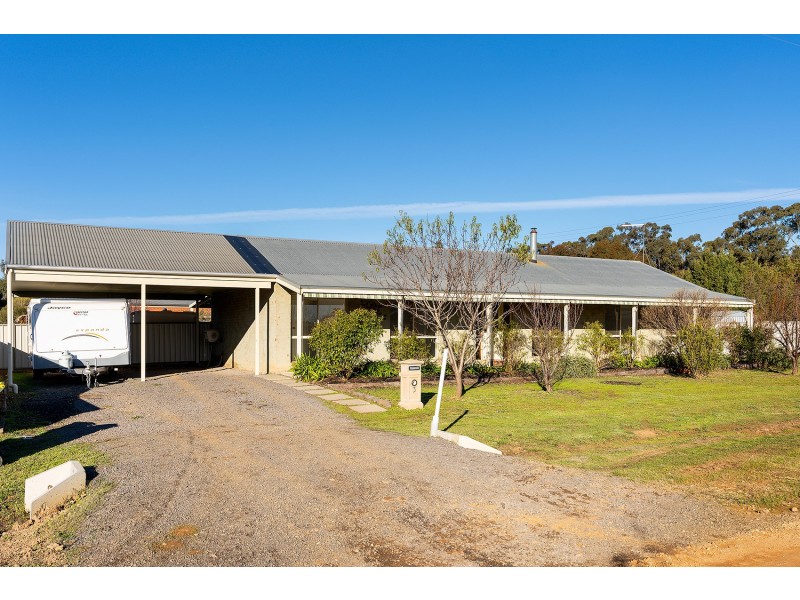 3 Eleanor Drive, Campbells Creek VIC 3451