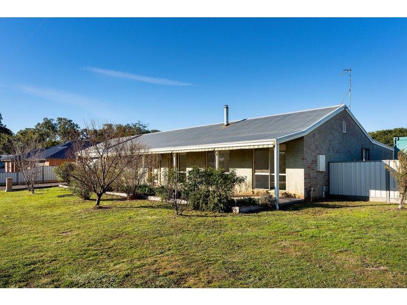 3 Eleanor Drive, Campbells Creek VIC 3451