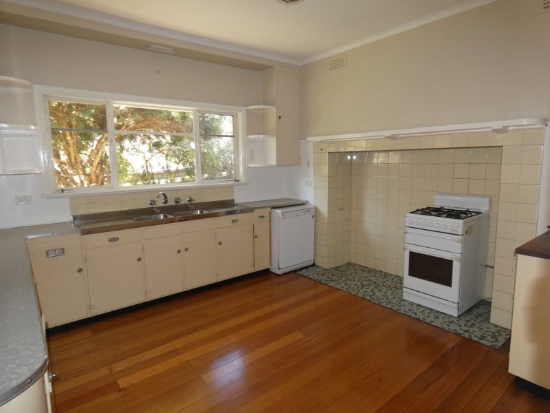 27 Johnstone Street, Castlemaine VIC 3450