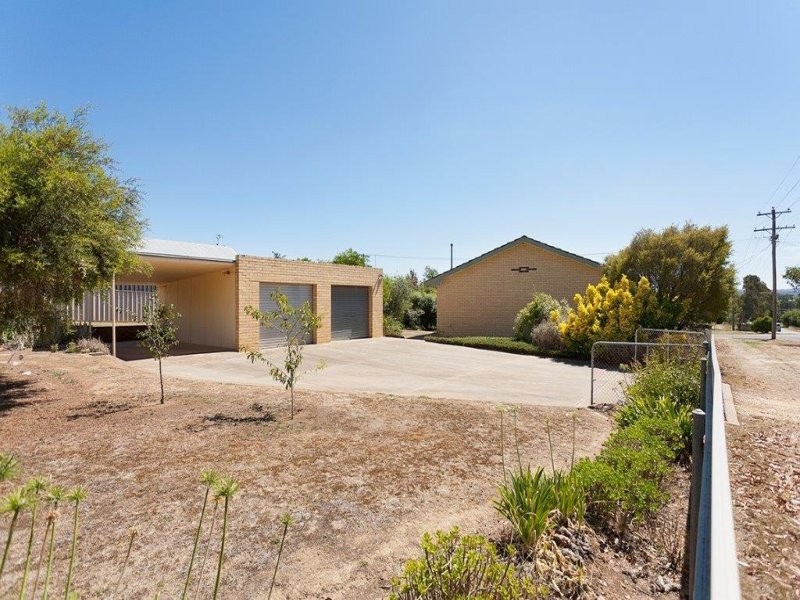 40 Lawrence Street, Castlemaine VIC 3450