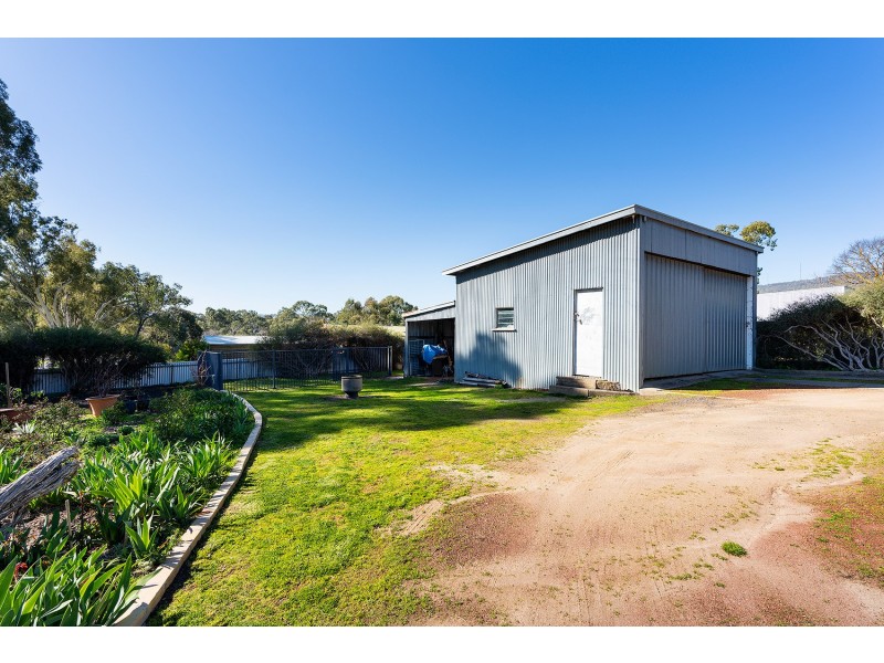 10 Market Street, Harcourt VIC 3453