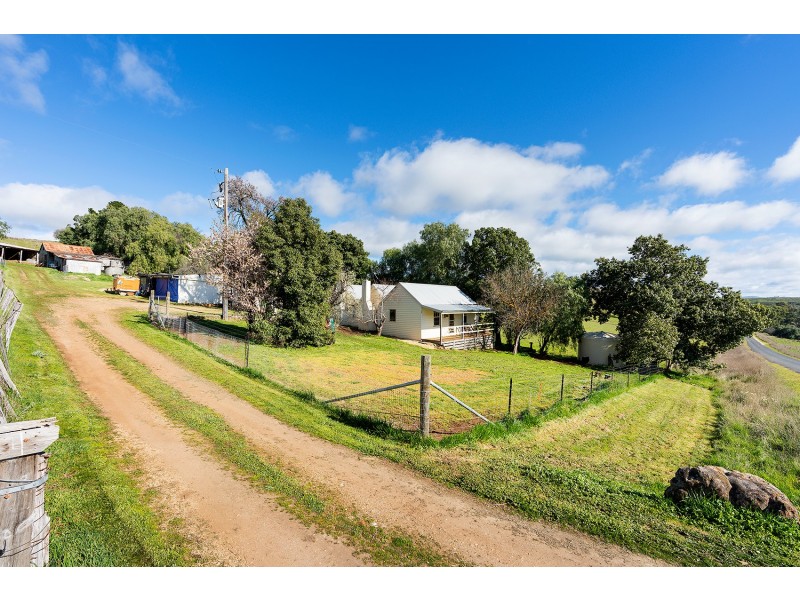 108 Tarilta Road, Guildford VIC 3451