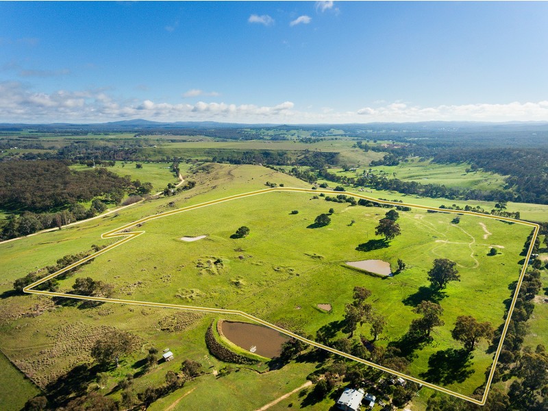 108 Tarilta Road, Guildford VIC 3451