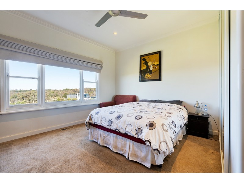 180 Pyrenees Highway, Elphinstone VIC 3448