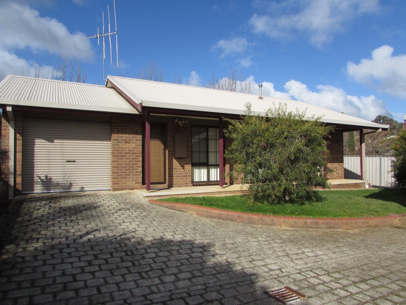 2/60 Blakeley Road, Castlemaine VIC 3450