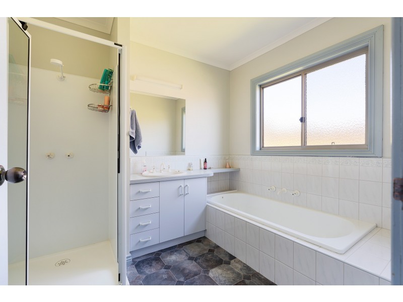 21 Mills Road, Harcourt VIC 3453