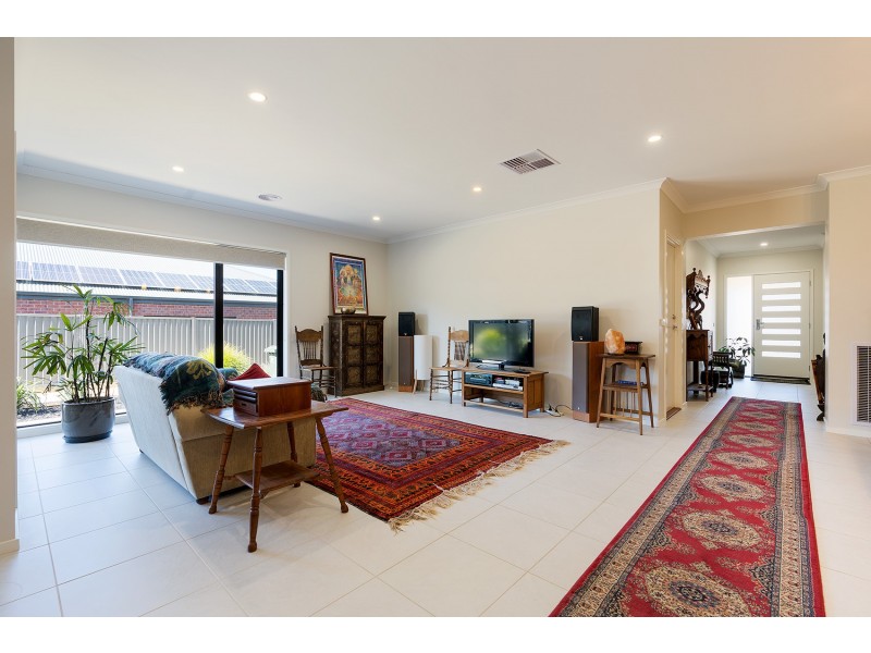 12 Carloway Drive, Castlemaine VIC 3450