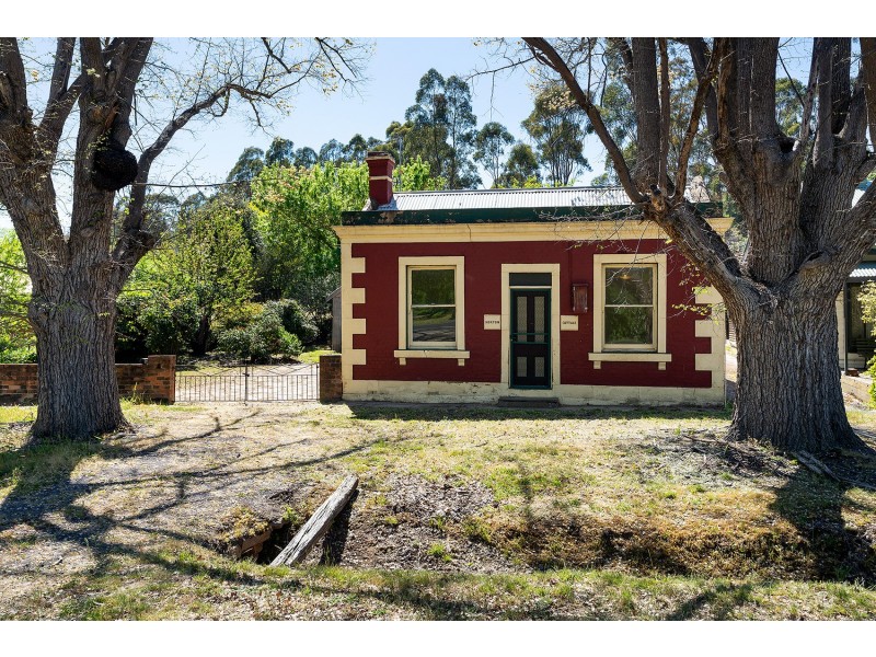 282 Pyrenees Highway, Chewton VIC 3451