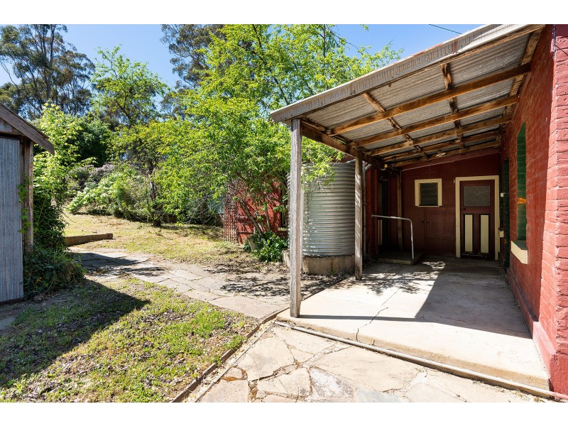 282 Pyrenees Highway, Chewton VIC 3451