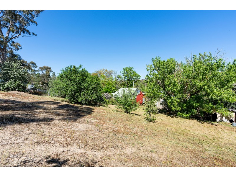 282 Pyrenees Highway, Chewton VIC 3451