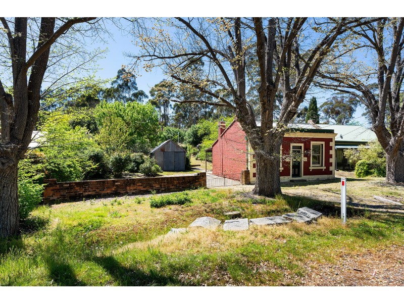 282 Pyrenees Highway, Chewton VIC 3451